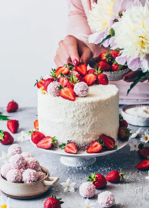 Strawberry Coconut Raffaello Cake Rafaelo Cake, Strawberry Coconut Cake, Raffaello Cake, Lime Tart, Moist Vanilla Cake, Dairy Free Cream, Healthier Desserts, Vegan Cakes, Natural Food Coloring