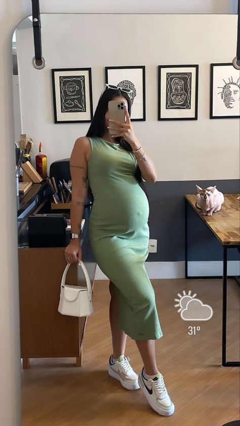 Maternity Chic Spring, Pregnant Casual Outfits, Pregnancy Dress Outfits, Summer Pregnancy Fashion, Pregnant Fits, Casual Pregnancy Outfits, Belly Outfits, Pregnancy Outfits Casual, Pregnancy Fits