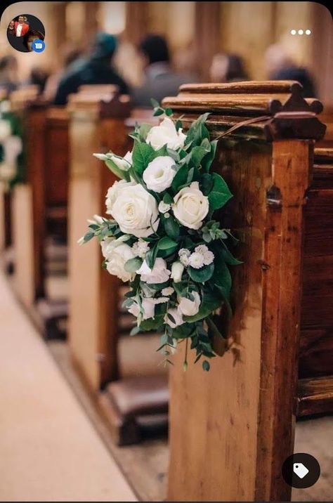 Pew Flowers, Gold Winter Wedding, Wedding Church Decor, Pew Decorations, Wedding Pews, Church Wedding Flowers, Pew Ends, Church Wedding Decorations, Flowers Love