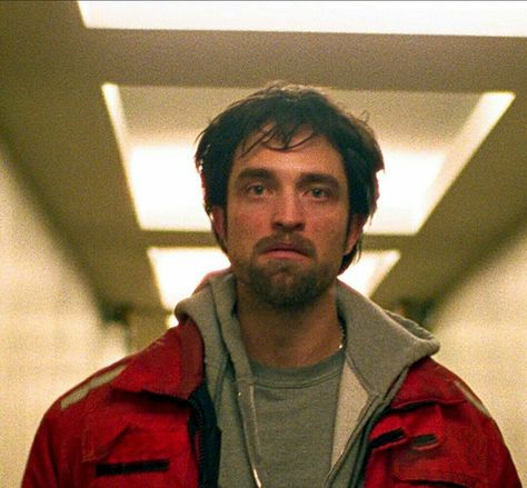 good time Good Time Robert Pattinson, Mads Mikkelsen, Robert Pattinson, Great Movies, Good Time, Good Times, Profile Picture, It Cast, Mens Outfits