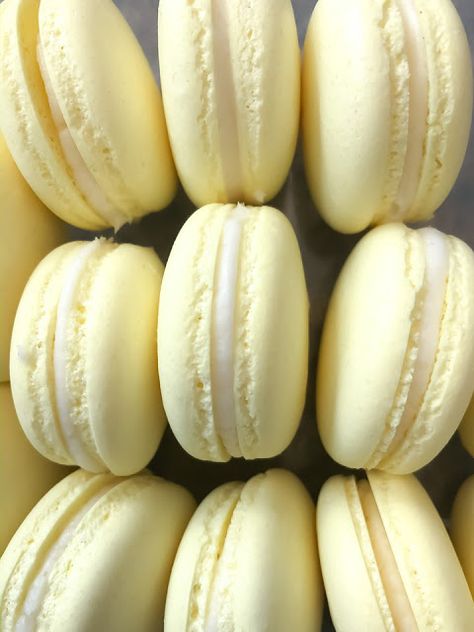 Vegan Macaroons, Lemon Macaroons, Lemon Vegan, Vegan Bites, Vegan Pies, Aquafaba Recipes, French Macaroon Recipes, Vegan Macarons, Baking Vegan