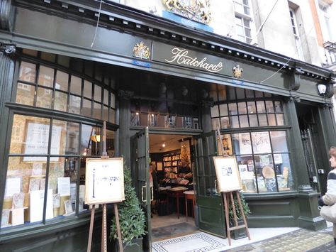 Inside London's Oldest Bookshop | Londonist. Hatchards was opened by a chap called John Hatchard in 1797. Hatchards Bookshop, London Bookshop, London Bookstore, Bloomsbury London, I Love Simon, City Of Ashes, Library Posters, Private Library, English Summer