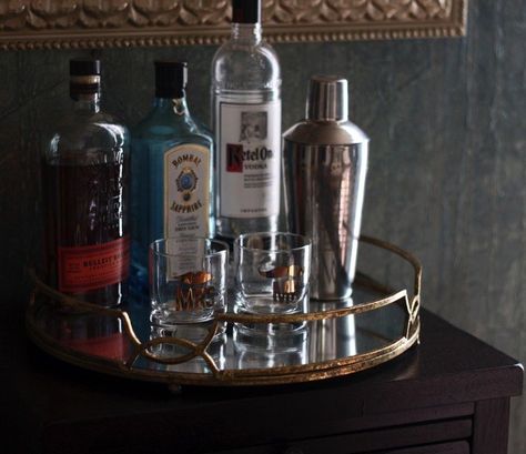 Tips for Styling a Glamorous Mirrored Bar Tray Mirror Tray Decor, Mirrored Bar, Fancy Bar, Bar Tray, Whiskey Bar, Bar Mirror, Mirror Tray, Drinks Cabinet, A Lot Of Money