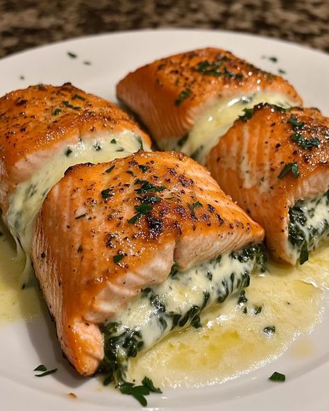 Stuffed Salmon Recipe, Sea Bass Recipes, Stuffed Salmon, Cheesy Spinach, Creamy Spinach, Salmon Recipe, Sea Bass, Fish Dishes, Salmon Recipes