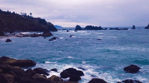 tumblr_ou39yx4dwn1uvsi7jo3_1280.gif (640×360) Summer Gif, Summer Tumblr, Breathtaking Scenery, Cannon Beach Oregon, Brown Puppies, Summer Banner, Animated Banners, Blue Banner, Cannon Beach