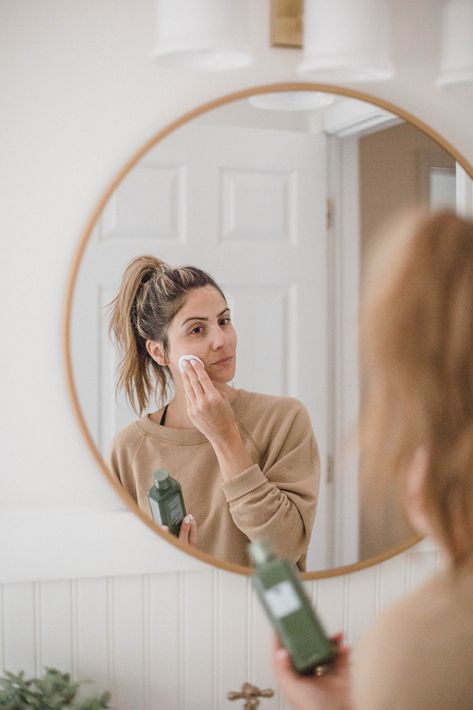 Lifestyle Skincare Photography, Skincare Aesthetic Photography, Product Placement Photography, Doing Skincare, Beauty Blogger Photography, Lauren Mcbride, Skin Care Business, Skincare Products Photography, Brand Photography Inspiration