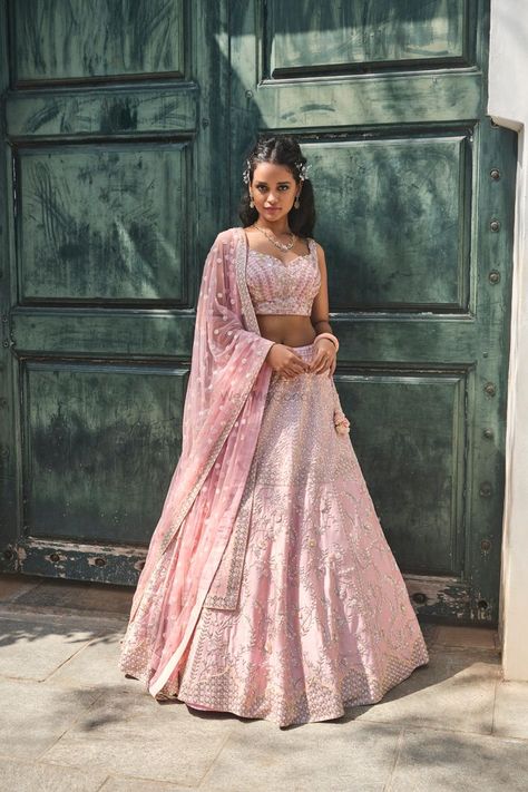 Blush Pink Lehenga, Design Lehenga, Chanderi Lehenga, Jaal Design, Pink Bridal Lehenga, Leaf Sleeve, Lehenga Bridesmaid, Indian Designer Suits, Gaun Fashion