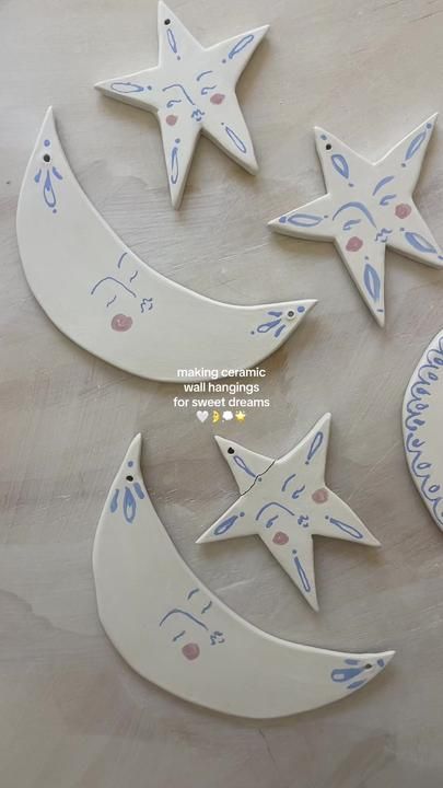 Ceramic Moon Wall Hanging, Air Dry Clay Mobile, Easy Air Dry Clay Ideas For Beginners, Elena Tea, Moon Clay Art, Air Dry Clay Wall Hanging, Air Dry Clay Gifts, Das Clay Ideas, Diy Air Dry Clay Projects