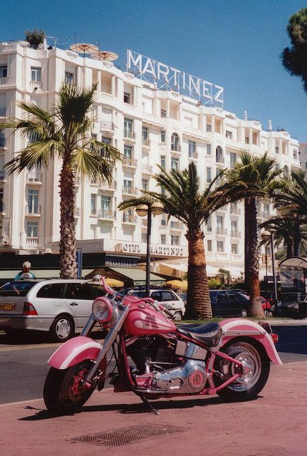 pink harley? ill take one, thanks.   # Pin++ for Pinterest # Pink Vintage Motorcycle, Racer Aesthetic, Women Motorcycle Quotes, Pink Wheels, Pink Motorcycle, Harley Motorcycles, Cafe Racer Helmet, Motorcycle Tattoos, Cafe Racer Girl