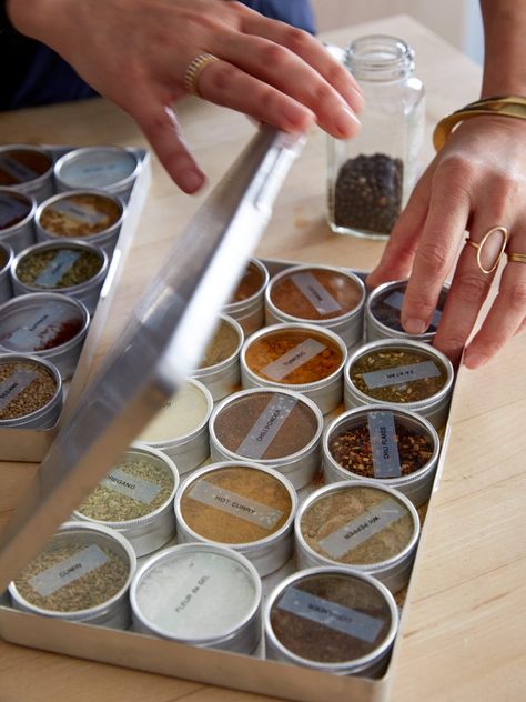 Kitchen Storage Organization Diy, Kitchen Organization Pantry, Kitchen Pantry Cabinets, Diy Kitchen Decor, Spice Storage, Diy Kitchen Storage, Spice Box, Kitchen Storage Solutions, Spice Organization