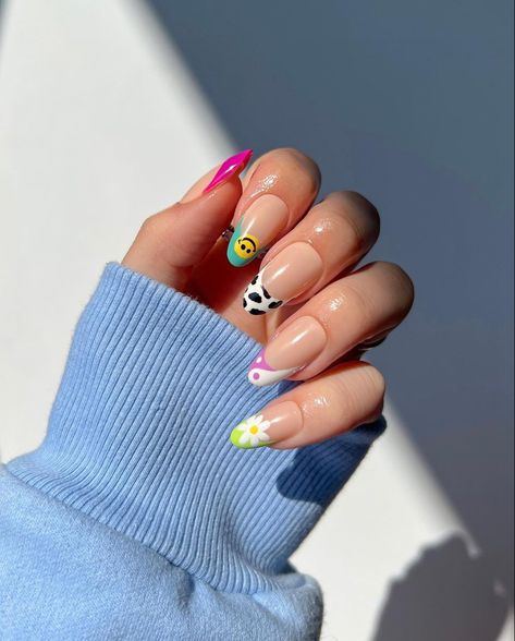 Pastal Nails, Colorful French Nails, Current Nail Trends, Checkerboard Nails, Make Nail Art, Nail Art Cute, New Nail Trends, Latest Nail Designs, Velvet Nails