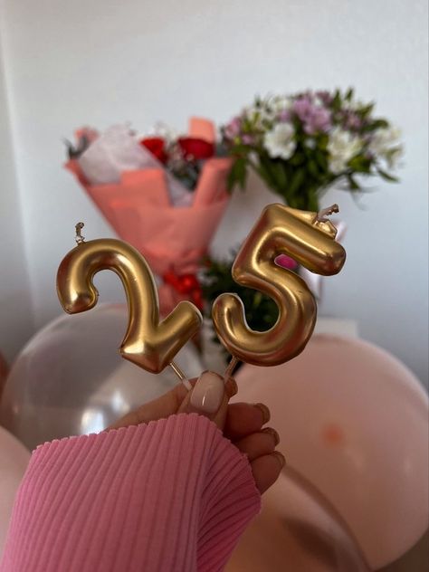 Birthday 25 Years Ideas, 25 Birthday Cake, 25th Birthday Ideas For Her, My 25th Birthday, 25th Birthday Cakes, Happy 25th Birthday, Birthday Shots, 30th Birthday Decorations, Cute Birthday Pictures