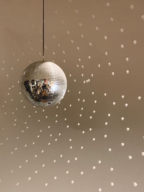 Disco Ball Playlist Cover, Disco Ball For Room, Mirrorball Girlies Aesthetic, Discoball Interior, Disco Ball In Room, Disco Ball Aesthetic, Bola Disco, Disco Aesthetic, Disco Ball Light