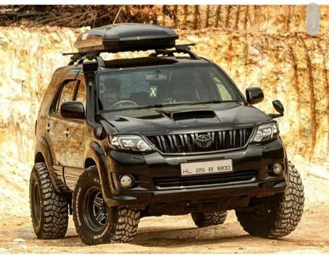 Fortuner in a beast mode Fortuner Toyota Modified Black, Mobil Fortuner, Car Modification Ideas, Fortuner Toyota, Ford Endeavour, Toyota Suv, Toyota Fortuner, Jeep Cj5, Valentine Photography