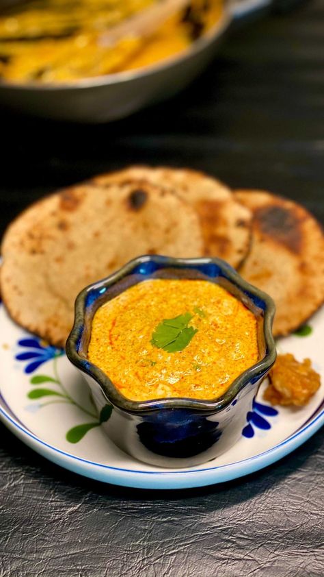 Meghna’s Food Magic on Instagram: “Kathiawadi Dahi Ki Tikhari Pack your bags.. I am taking you to Kathiyawad, Gujrat and introducing you to spicy - Dahi Ki Tikhari. A dish…” Dahi Tikhari, Food Magic, Pack Your Bags, Indian Traditional, What You Eat, Food Culture, Homework, You Bag, How To Introduce Yourself