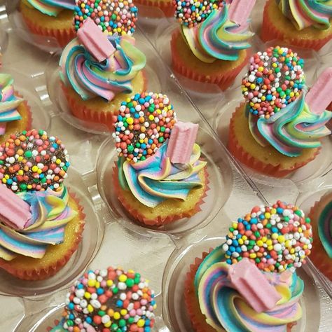 Lolly Cupcakes, Candyland Cupcakes, Sweetie Cupcakes, Candy Land Cupcakes, Birthday Cupcakes Boy, Lolly Cake, Cake Stall, 7th Birthday Cakes, Pokemon Bead