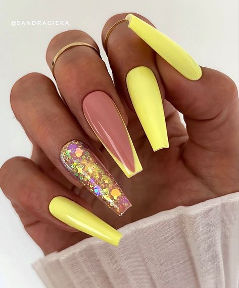 Dip Ideas, Yellow Nails Design, Nagellack Trends, Sassy Nails, Glamour Nails, Nail Dip, Dope Nail Designs, Classic Nails, Summer Acrylic Nails