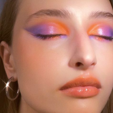 Orange Purple Eyeshadow, Purple And Orange Eyeshadow, Eye Makeup Orange, Orange Eyeshadow Looks, Eyeshadow Orange, Makeup Orange, Orange Eye Makeup, Bold Eyeshadow, Orange Eyeshadow