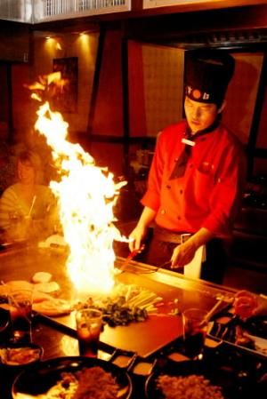 Hibachi..so fun and yummy Japanese Hibachi, Japanese Steak, Hibachi Grill, Columbus Indiana, Green Tea Ice Cream, Sushi At Home, Steak House, Always Hungry, Japanese Cooking