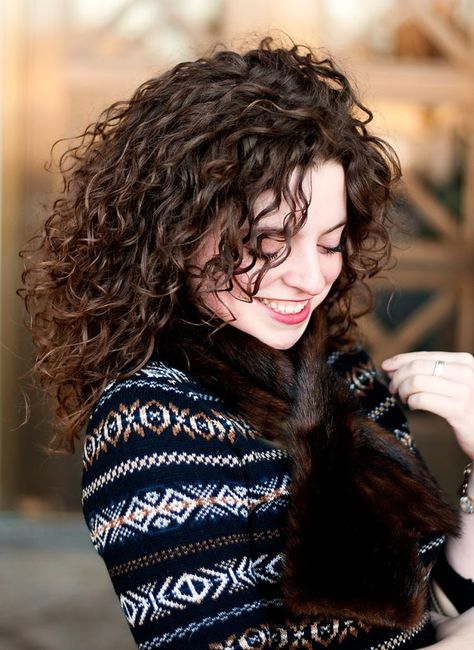 Winter Outfit with Fur Scarf and Fair Isle Curly Hair Problems, Beautiful Curls, Human Hair Lace Wigs, Curly Hair Care, Curly Hair Tips, Curly Hair Cuts, Hair Envy, Great Hair, Curly Hair Styles Naturally