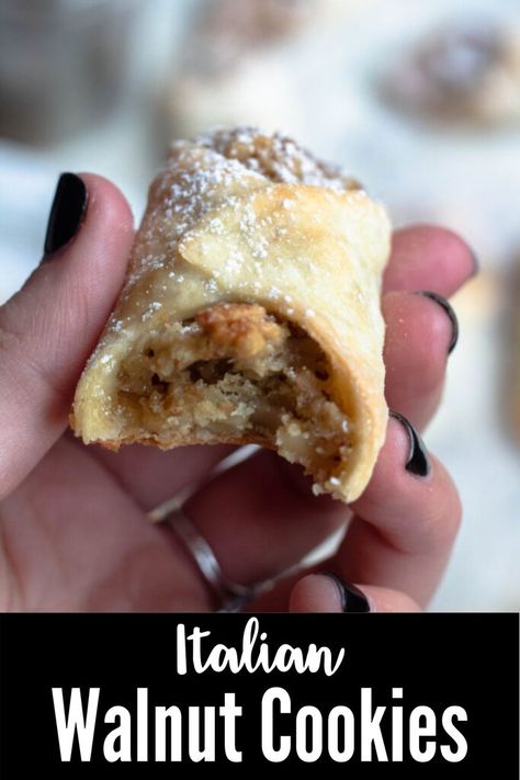 Walnut Roll, Walnut Cookie Recipes, Italian Christmas Cookies, Italian Cookie Recipes, Italian Recipes Dessert, Italian Pastries, Walnut Cookies, Baked Cookies, Italian Cookies