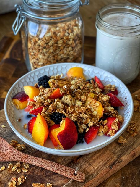 Weight Loss Friendly Granola Plantiful Kiki, Starch Solution Recipes, Plant Based Recipes Breakfast, Sweet Potato Waffles, Starch Solution, Plant Based Diet Recipes, Wfpb Recipes, Plant Based Breakfast, Foods Recipes