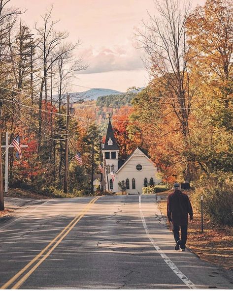 Sugar Hill, New England Travel, New England Fall, Northern England, Autumn Magic, Best Seasons, Autumn Cozy, England Travel, Autumn Aesthetic