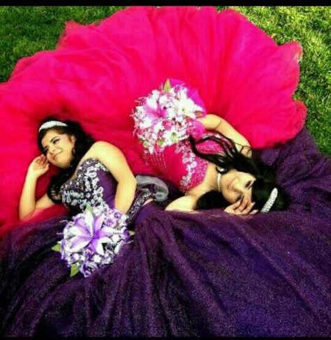 Quinceanera photography Quince Picture Ideas, Quinceañera Photoshoot Ideas, Sweet 15 Ideas, Quince Pictures, Sweet 16 Pictures, Quinceanera Pictures, Sweet 15 Party Ideas Quinceanera, Sweet 15 Party Ideas, Twin Pictures