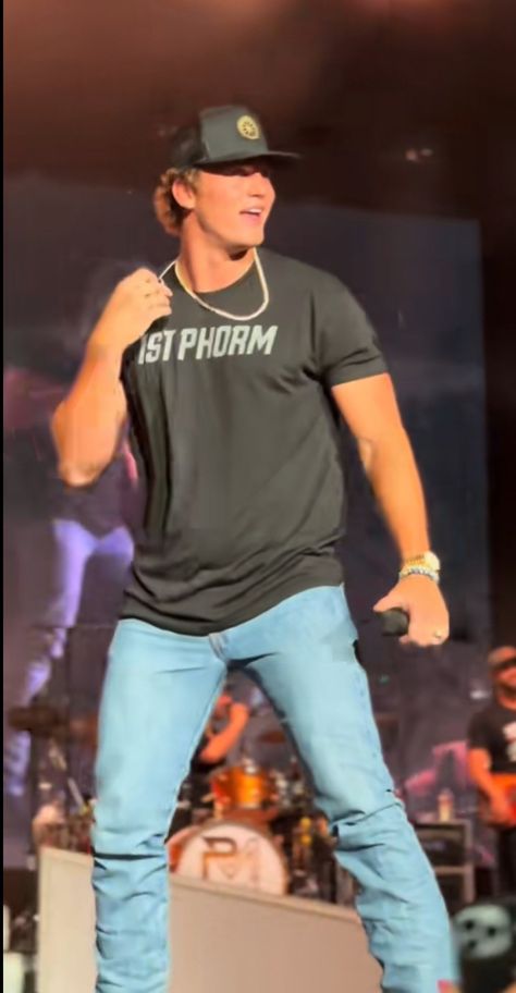 Parker Mccollum Wallpaper, Country Concert Outfit Men, Parker Mccollum Concert Outfit, Parker Mccollum Concert, Cma Fest Outfit, Parker Mccollum, Concert Outfit Men, Cute Country Couples, Best Country Singers