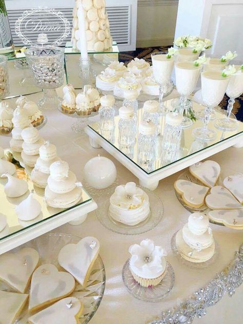 White Candy Bar Wedding, All White Candy Bar, White Wedding Candy Bar, White Candy Table, White Candy Bar, White Dessert Tables, Sweets Table Wedding, White Christmas Party, Sweet Table Wedding