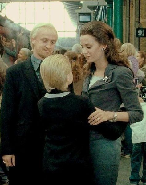 Astoria Harry Potter, Astoria Malfoy, Scorpius Malfoy, Malfoy Family, Tom Felton Draco Malfoy, Harry Potter Images, Harry Potter 2, Ginny Weasley, Tom Felton