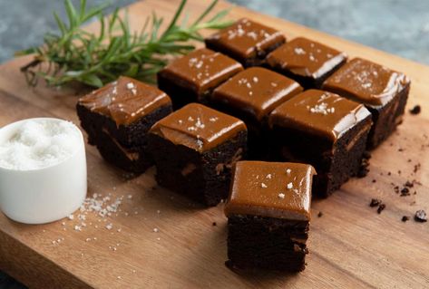 James Beard Award-winning pastry chef Dominique Ansel shares his go-to brownie recipe with Salon | Salon.com Soft Caramels Recipe, Dominique Ansel Bakery, Dominique Ansel, Cronut, Soft Caramel, No Bake Brownies, James Beard, Caramel Recipes, Brownie Recipe