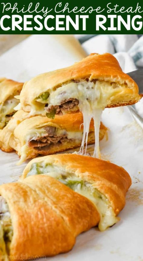 Shaved Beef Recipe, Crescent Ring Recipes, Crescent Roll Recipes Dinner, Meatball Stroganoff, Steak Casserole, Philly Cheese Steak Casserole, Philly Cheese Steak Recipe, Cheesesteak Recipe, Easy Delicious Dinners