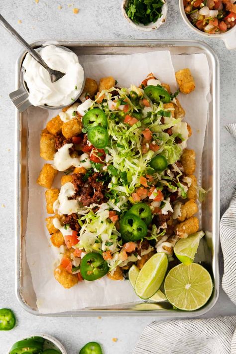 Totchos Recipe, Tot Nachos, Tater Tot Nachos, Easy Tater Tots, Beef Nachos, Vegetarian Substitutes, I'm Fat, Best Mac And Cheese, Nachos Beef