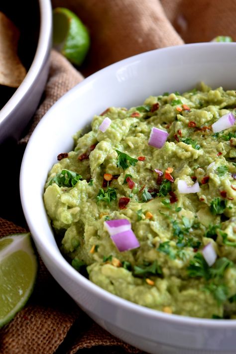 Guacamole for Cilantro Haters - Lord Byron's Kitchen Sun Dry Tomatoes, Guacamole Recipe No Cilantro, Creamy Guacamole Recipe, Dried Cilantro, Creamy Guacamole, Drying Cilantro, Impressive Recipes, Deli Meat, Guacamole Recipe