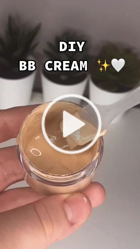 Diy Bb Cream, Half Pony Hairstyles, Diy Foundation, Bb Cream Foundation, Foundation Tips, Skinny Taste Recipes, Makeup Looks For Brown Eyes, Diy Skincare, Homecoming Makeup Looks