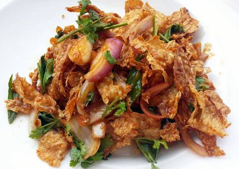 Crispy Beancurd Skin Vegan Salad Recipe by LeeGoh - Cookpad Asian Tofu Recipes, Bean Curd Skin, Tofu Skin, Cantonese Food, Cooking Book, Tofu Dishes, Vegan Asian, Vegan Salad Recipes, Vegan Beans