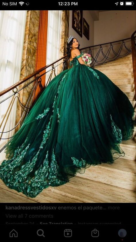 Dark Green Quinceanera, Dark Green Quinceanera Dresses, Green Quinceanera Dress, Emerald Green Quinceanera Dresses, Green Quince Dress, Emerald Green Quinceanera Theme, Green Quinceanera Theme, Dress Sweet 16, Green Quinceanera Dresses