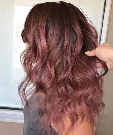 Hair Color Salon, Pink Hair Highlights, Brown Hair Trends, Rambut Brunette, Best Hair Color, Korean Hair Color, Bright Hair Colors, Short Brown Hair, Hair Color Light Brown