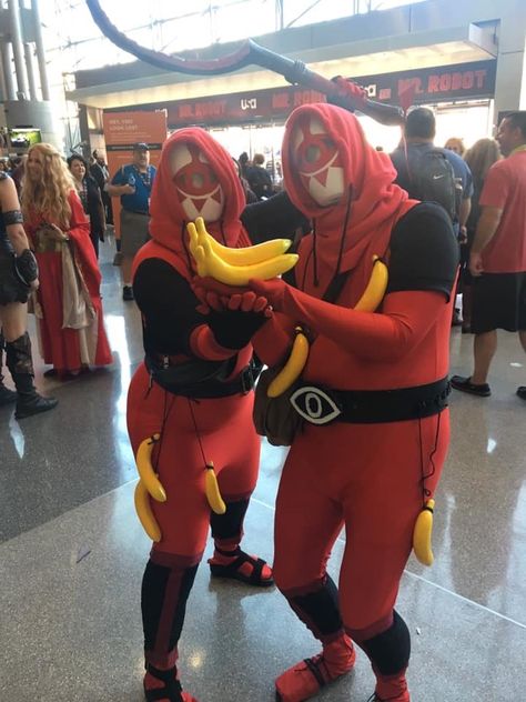 Yiga clan NYCC 2019 Yiga Clan Costume, Yiga Clan Cosplay, Totk Cosplay, Yiga Clan, Zelda Dress, Zelda Costume, Warrior Costume, Zelda Funny, Video Game Cosplay