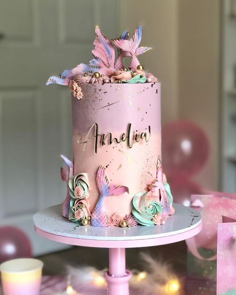 Amelia’s Cakes (@amelias__cakes) • Instagram photos and videos Luxury Birthday Cake, Mermaid Themed Cake, Sirenita Cake, Topper Name, Personalised Cupcake Toppers, Mermaid Birthday Cakes, Personalised Cupcakes, 4th Birthday Cakes, Name Cake