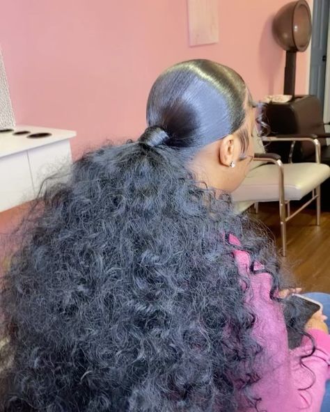 Bun Heatless Curls, Low Curly Ponytail, Curly Ponytail Weave, Hair Bun Accessories, Bun Twist, Heat Hairstyles, Cute Weave Hairstyles, Bun Accessories, Ponytail Weave