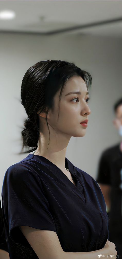 Hairstyle Art Reference, Hairstyle Art, 얼굴 드로잉, Happy End, Beautiful Hairstyles, Medical Aesthetic, Cool Poses, Chinese Actress, Girls Rock