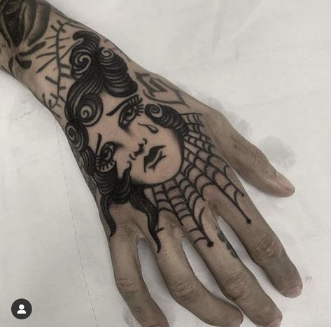 Black Traditional Hand Tattoo, Traditional Tattoo Art Hand, Hand Tattoos For Guys Traditional, Hand Tattoos For Women Traditional, Trad Hand Tattoo, Old School Tattoo Hand, Traditional Tattoos Hand, Old School Hand Tattoo, Hand Tattoos Traditional