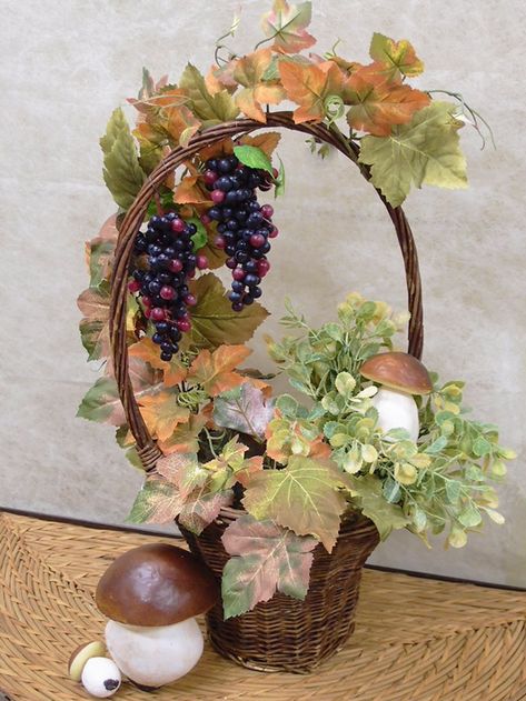 Grape Decor, Church Altar Decorations, Fall Floral Arrangements, Architecture Art Design, Wine Design, Fall Crafts Diy, Harvest Decorations, Diy Clay Crafts, Church Decor