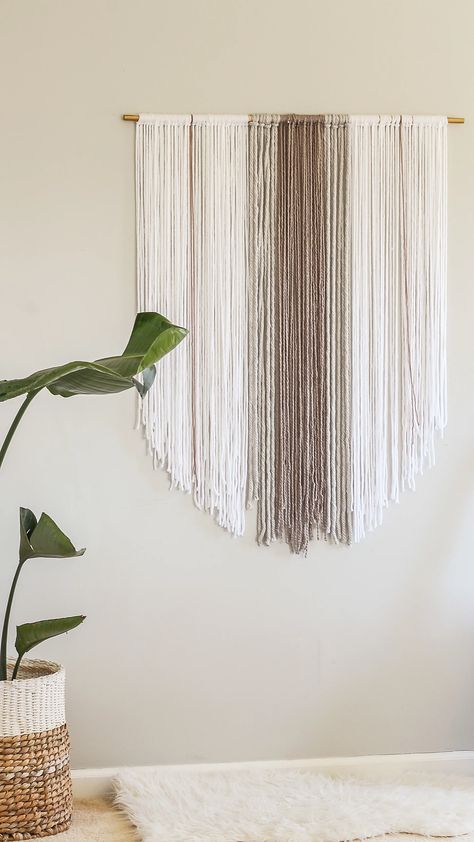 Tapestry Tutorial, Diy Home Decor For Apartments, Pola Macrame, Kura Bed, Yarn Wall Art, Diy Boho Decor, Diy Wand, Yarn Wall, Macrame Wall Hanging Diy