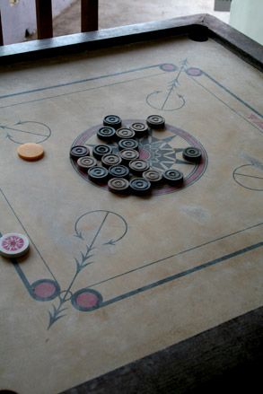 Carrom Board Aesthetic, Carrom Board Design, Carrom Board Photography, Snaps Pics, Carrom Board Game, Carrom Board, Old Board Games, Board Games Diy, Bubbles Wallpaper