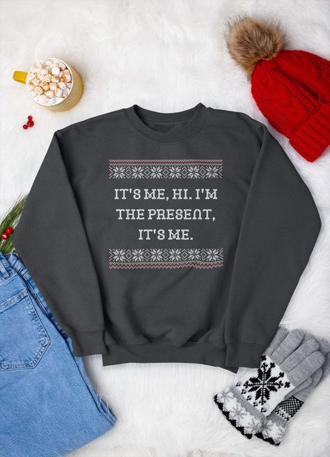 Sweatshirt Taylor Swift, Christmas Sweatshirt Ideas, Yankee Swap, The Office Christmas, Diy Christmas Sweater, Taylor Swift Christmas, Office Fan, Ugly Sweater Party, Office Christmas