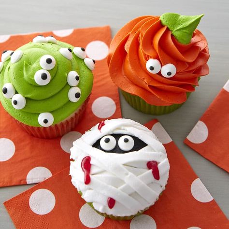 Boo Cupcakes, Adult Halloween Party Decorations, Deco Cupcake, Pasteles Halloween, Cute Halloween Treats, Dessert Halloween, Postres Halloween, Savory Cakes, Halloween Treats For Kids