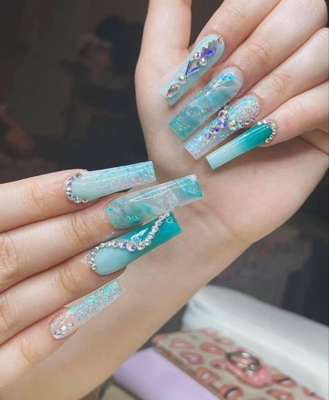 Teal Quinceanera Ideas, Teal Quince Nails, Aquamarine Nails Acrylic Design, Aqua Nails Turquoise, Nails Acrylic Aqua Blue, Mint Blue Nails, Ariel Themed Nails, Aqua Blue Nails, Aqua Nails Design Ideas